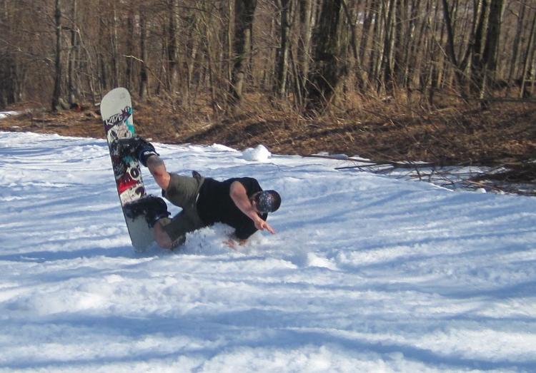 11-Snowboard-Crash.jpg