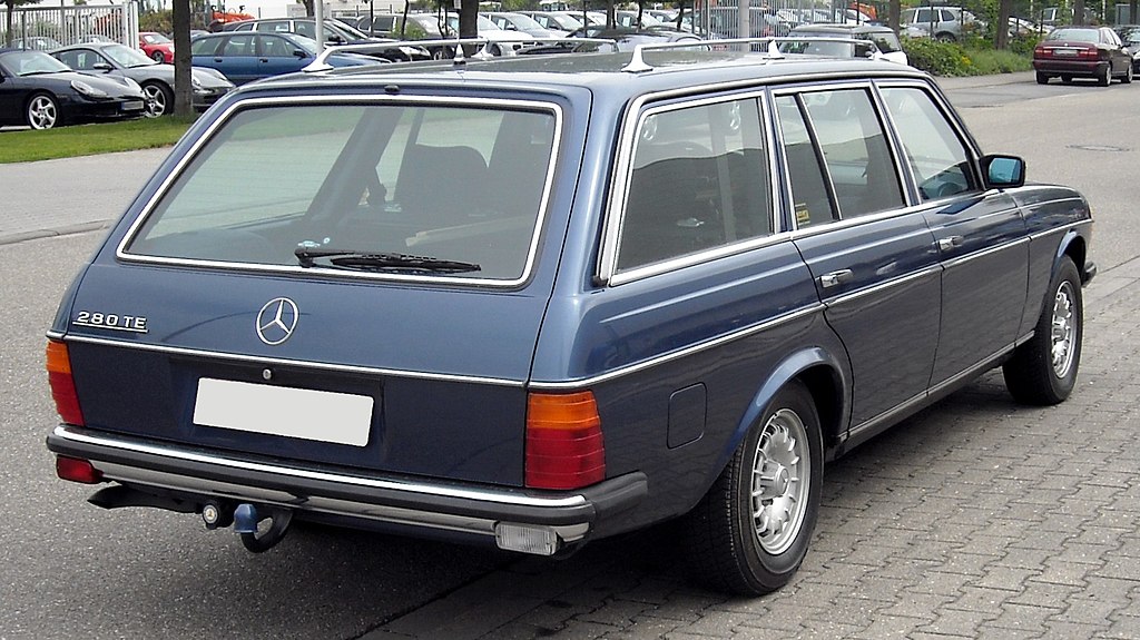 Mercedes-Benz-W123-T-Modell-rear_20090430.jpg