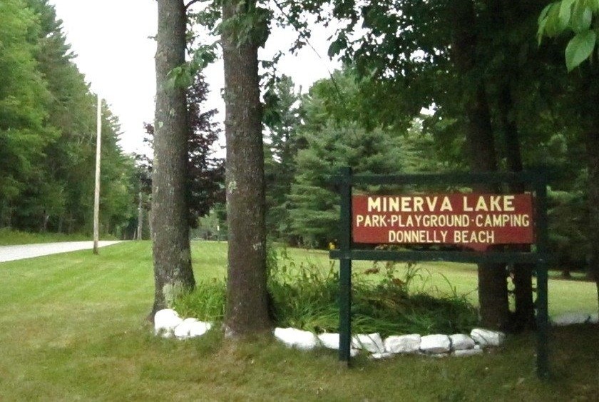 Minerva_Lake_Entrance.jpg