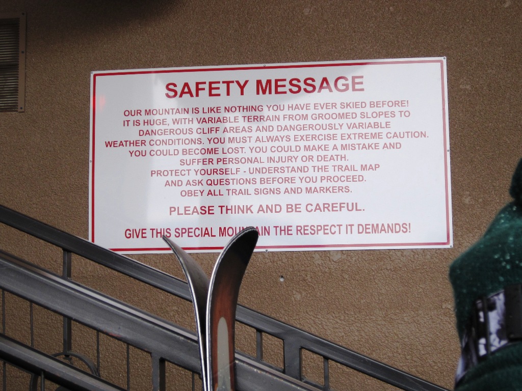 tram dock safety message