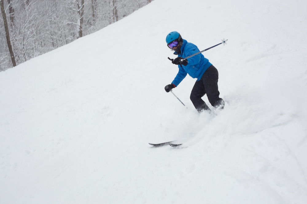 Amy-Diggin-the-Powder