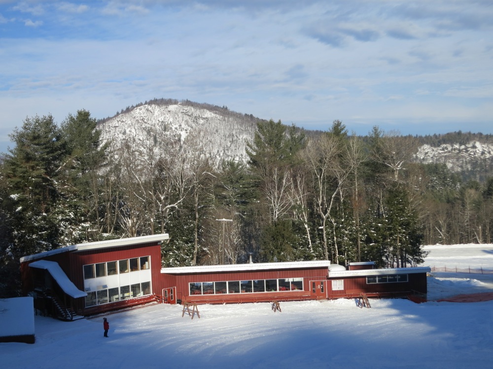 Hickory-Ski-Center-Lodge