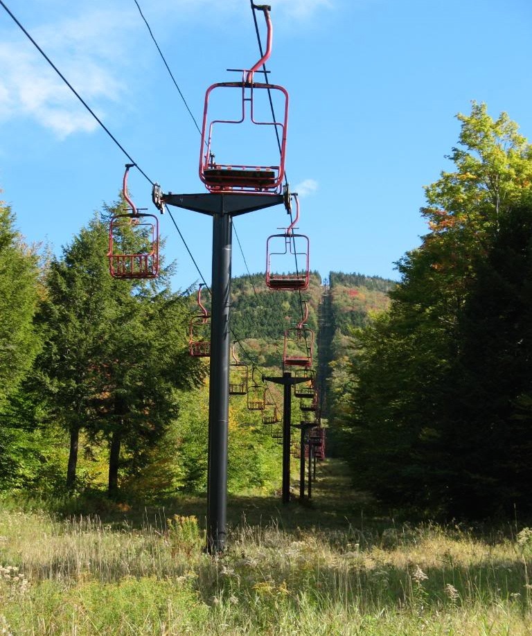 Magic-Mountain-Red-Chair